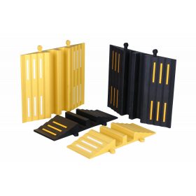   Tömlő- és kábelvezető padlóhíd, fényvisszaverő fóliával