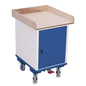 Szekrény zsanéros ajtóval és 1 rakfelülettel