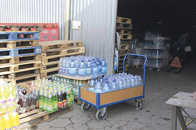 Szállítókocsi fa panelekkel